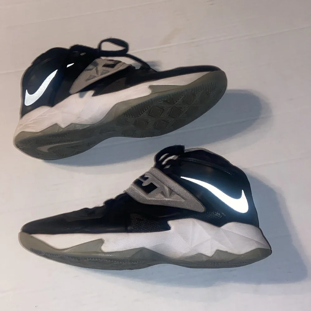 Black Nike high tops size US 6.5 Y
